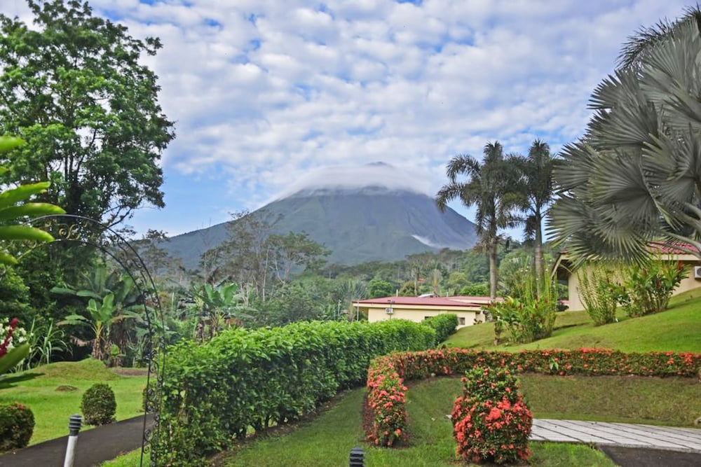 Arenal Volcano Inn 60/69