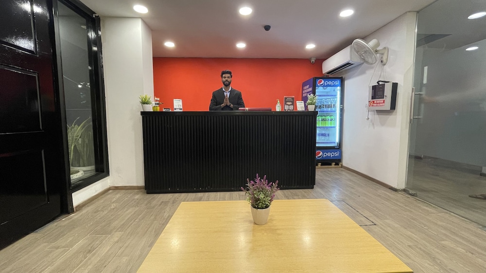 SaltStayz Sector 39 - Subhash Chowk 9/50