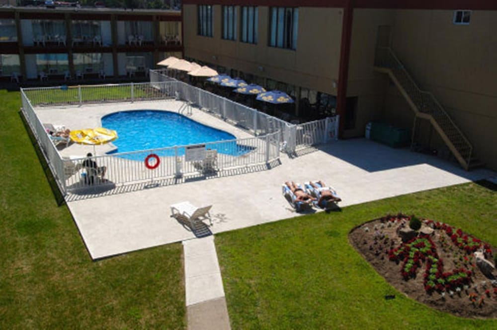 Auberge Royal Versailles 65/68