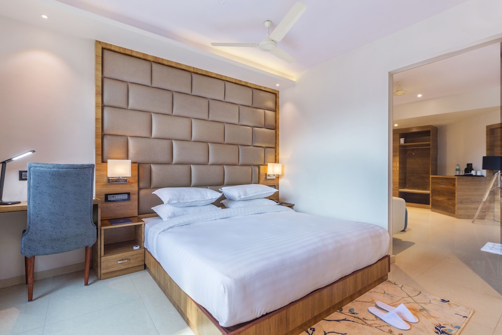 AURA ONE HOTEL 16/45