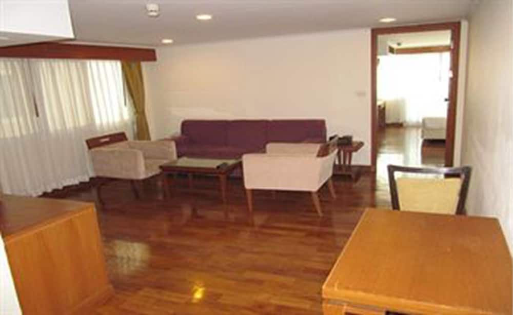 Sm Grande Residence 6/35