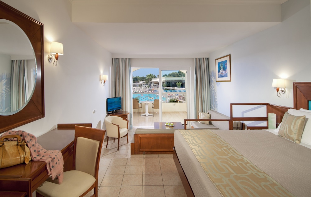 Kipriotis Maris Suites 24/64