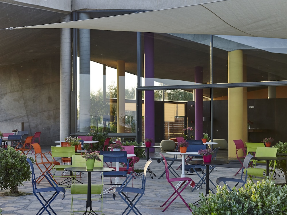 Leivatho Hotel 45/70