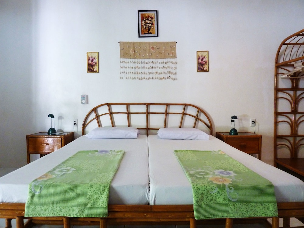 Marcosas Cottages Resort 27/68