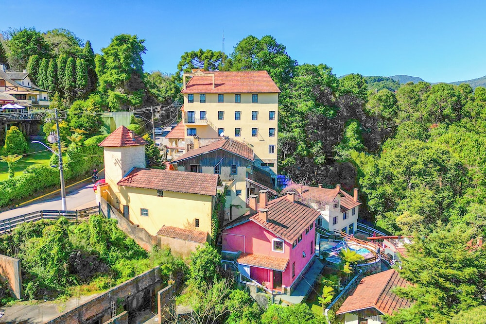 Hotel Ninho do Falcao 44/50