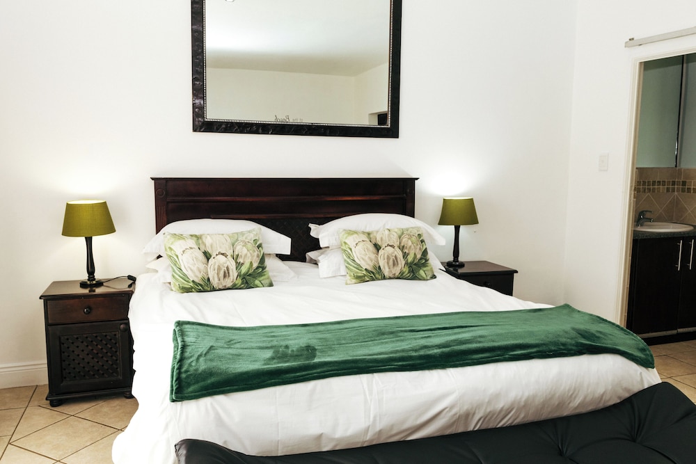 Standard, Double Bed, Sofa, Splendid Inn Port Edward Ex Premier Hotel Edwardian 5/10