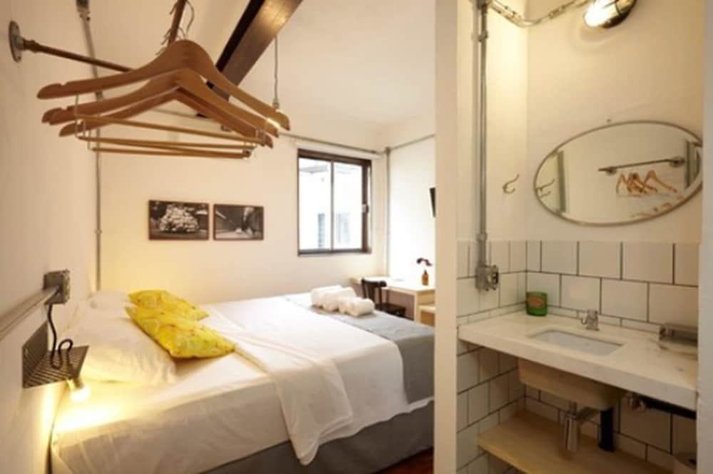 GUEST URBAN HOTEL 23/56