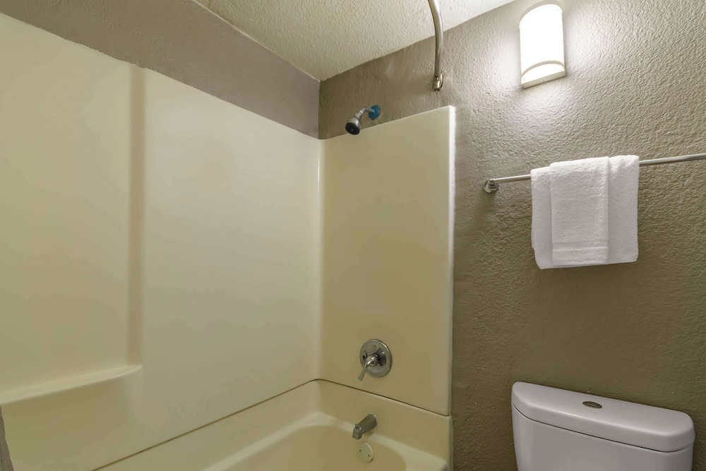 Motel6 Hayward, CA – Silicon Valley Gateway 57/61