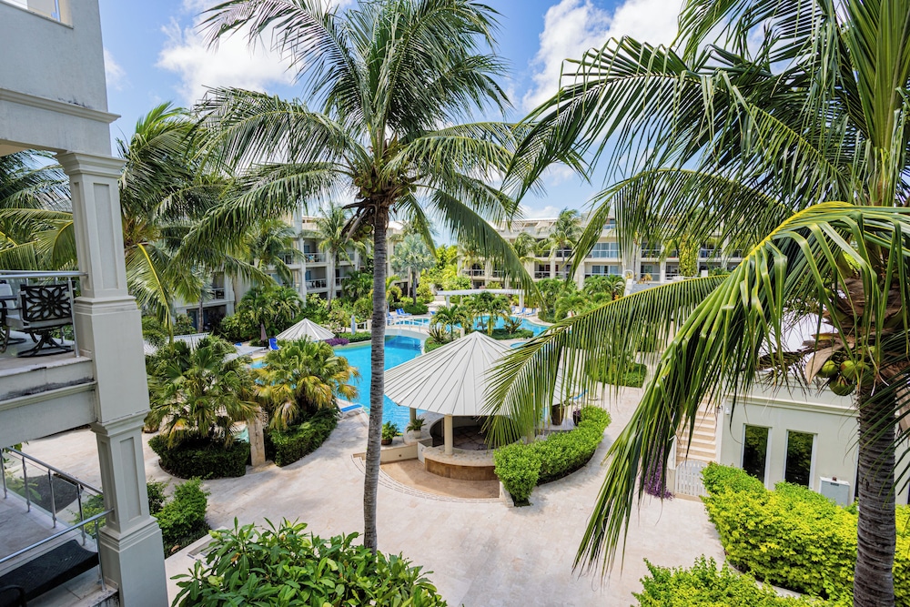 The Atrium Resort 57/66
