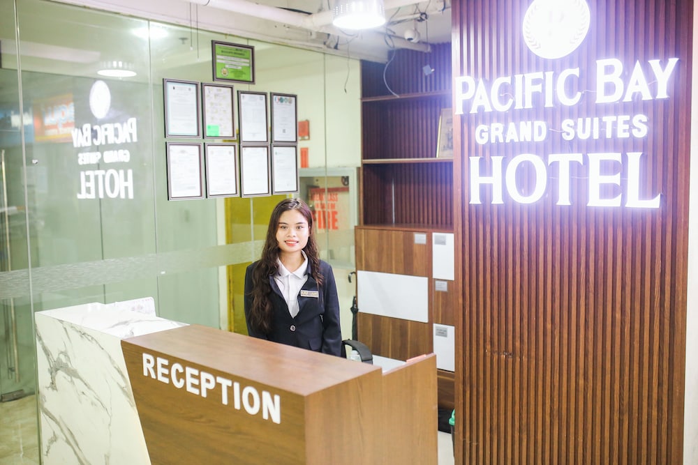 Pacific Bay Grand Suites 3/50
