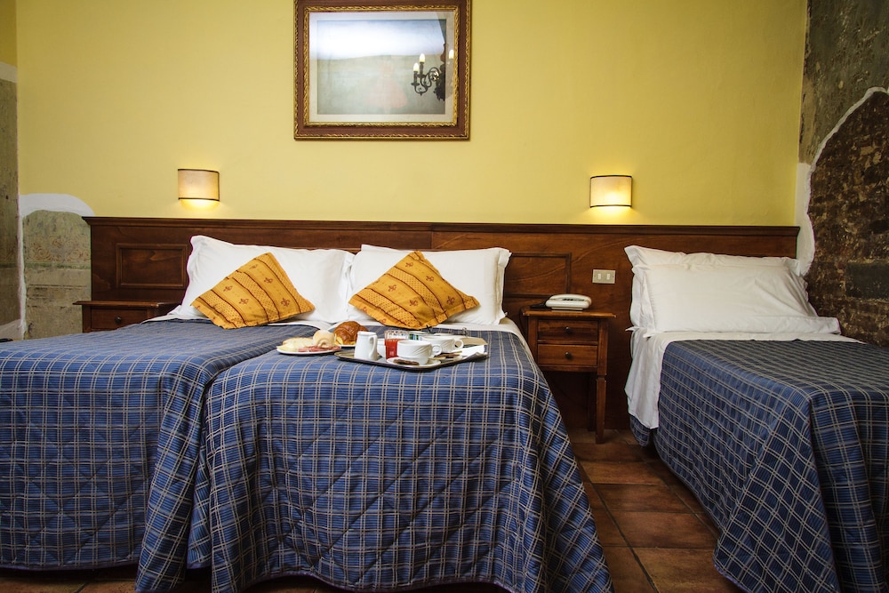 Nizza Hotel 12/69