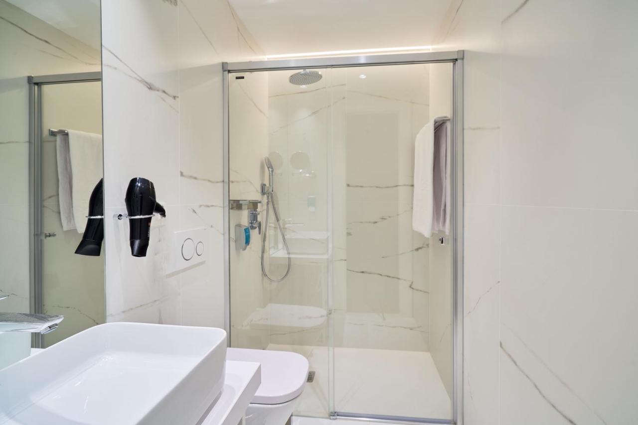 1 Bedroom, Watchtower, Suite