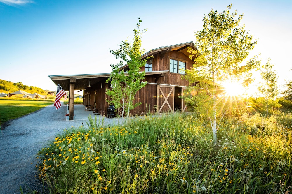 Conestoga Ranch Glamping Resort 96/100