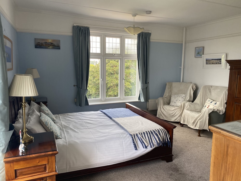 Gwyndra House B&amp;B 7/23