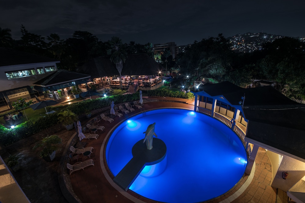 Dolphin Suites 60/63