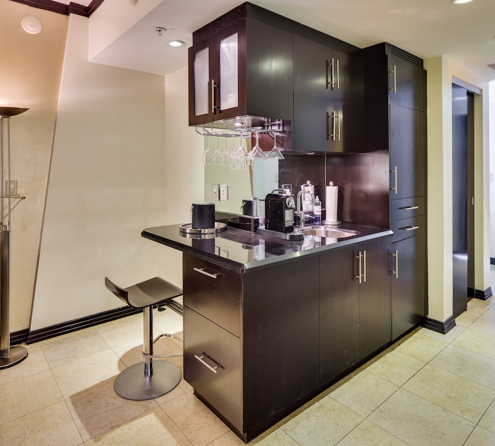 SBV Luxury Ocean Hotel Suites 4/42
