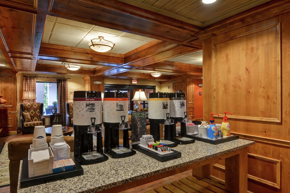 Hampton Inn and Suites New Hartford 54/64