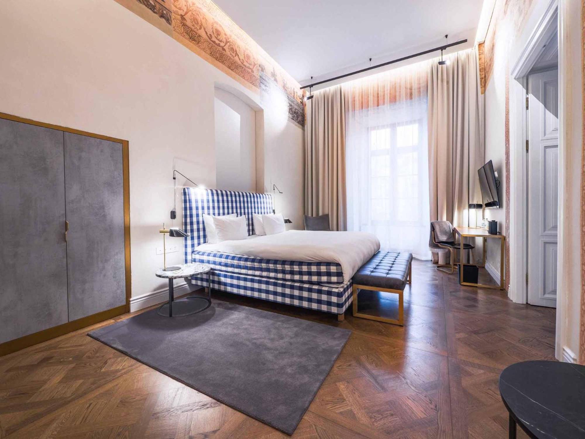 جناح، Hotel Pacai 3/8