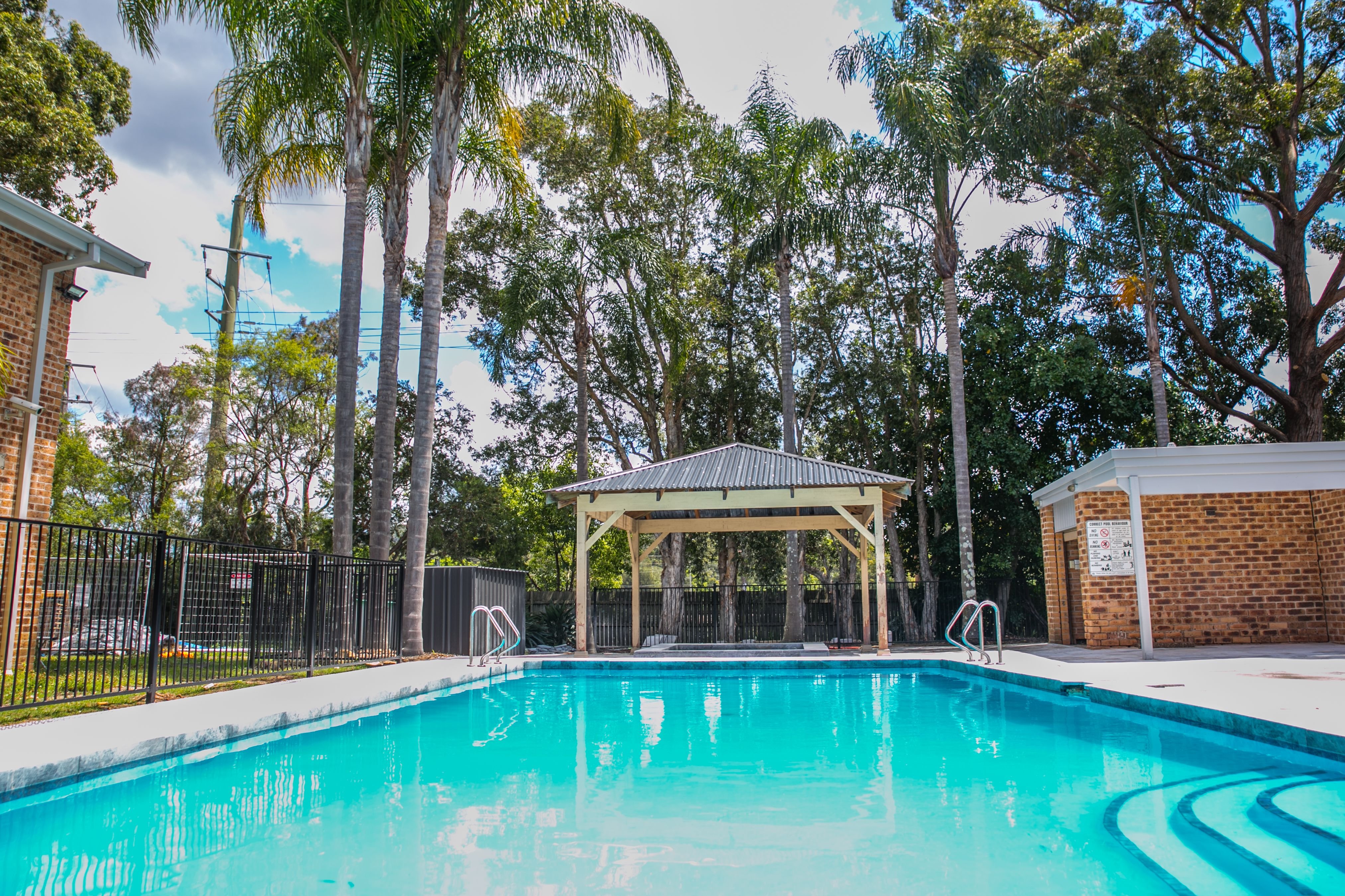The Select Inn Gosford 13/13