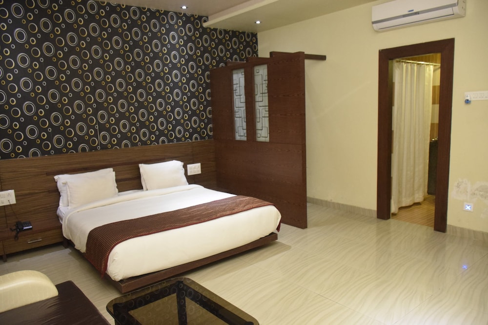 غرفة ديلوكس بسرير كوين، Hotel Vir Sai 2/6