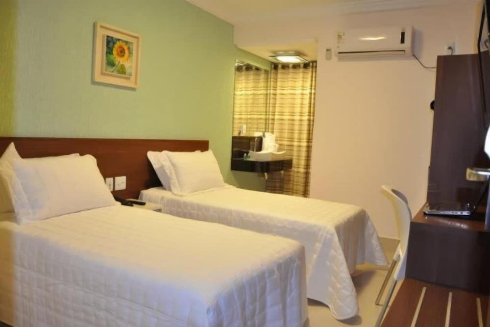 Hotel Saron 16/48