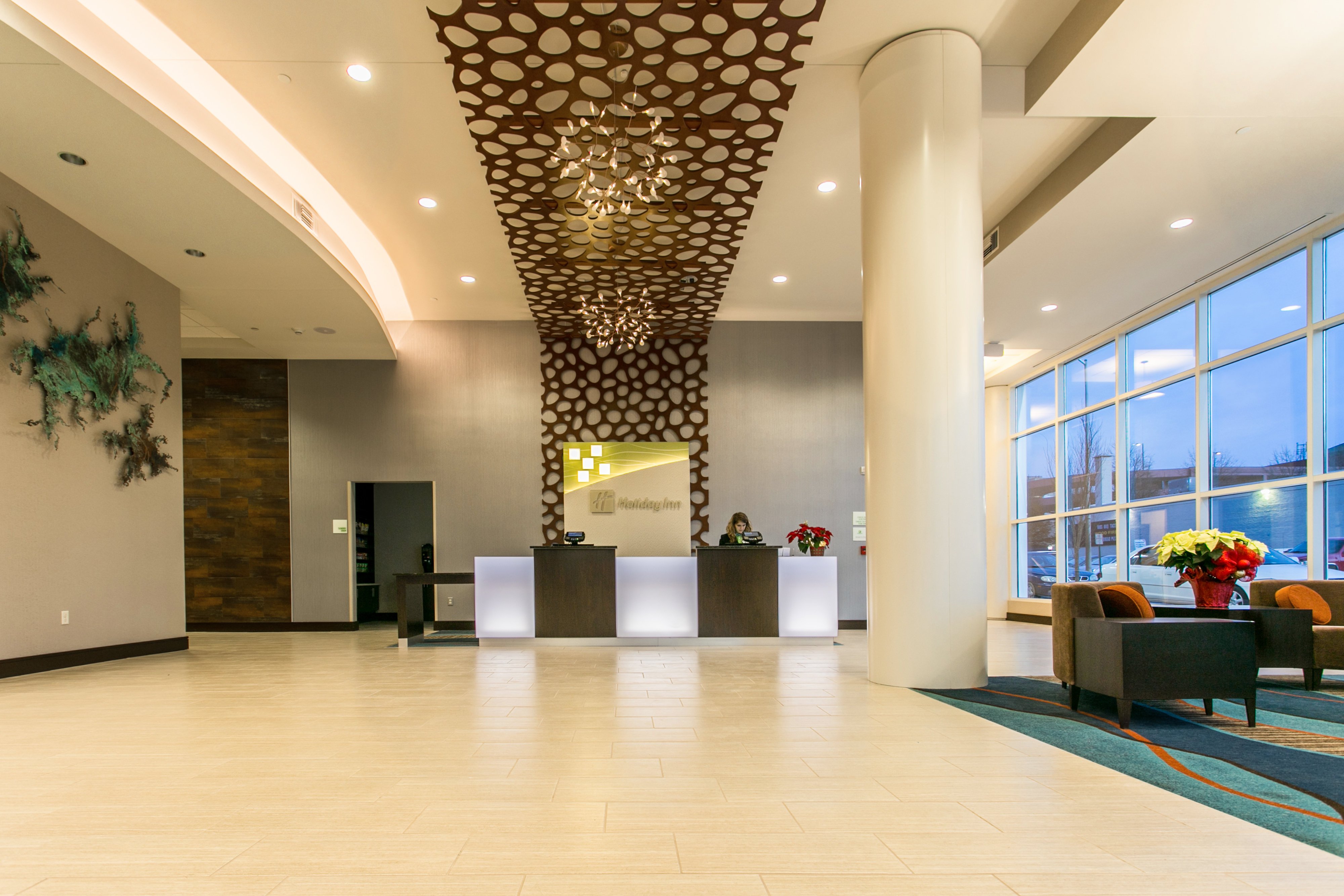 Holiday Inn Hotel & Suites CHATTANOOGA DOWNTOWN 9/65