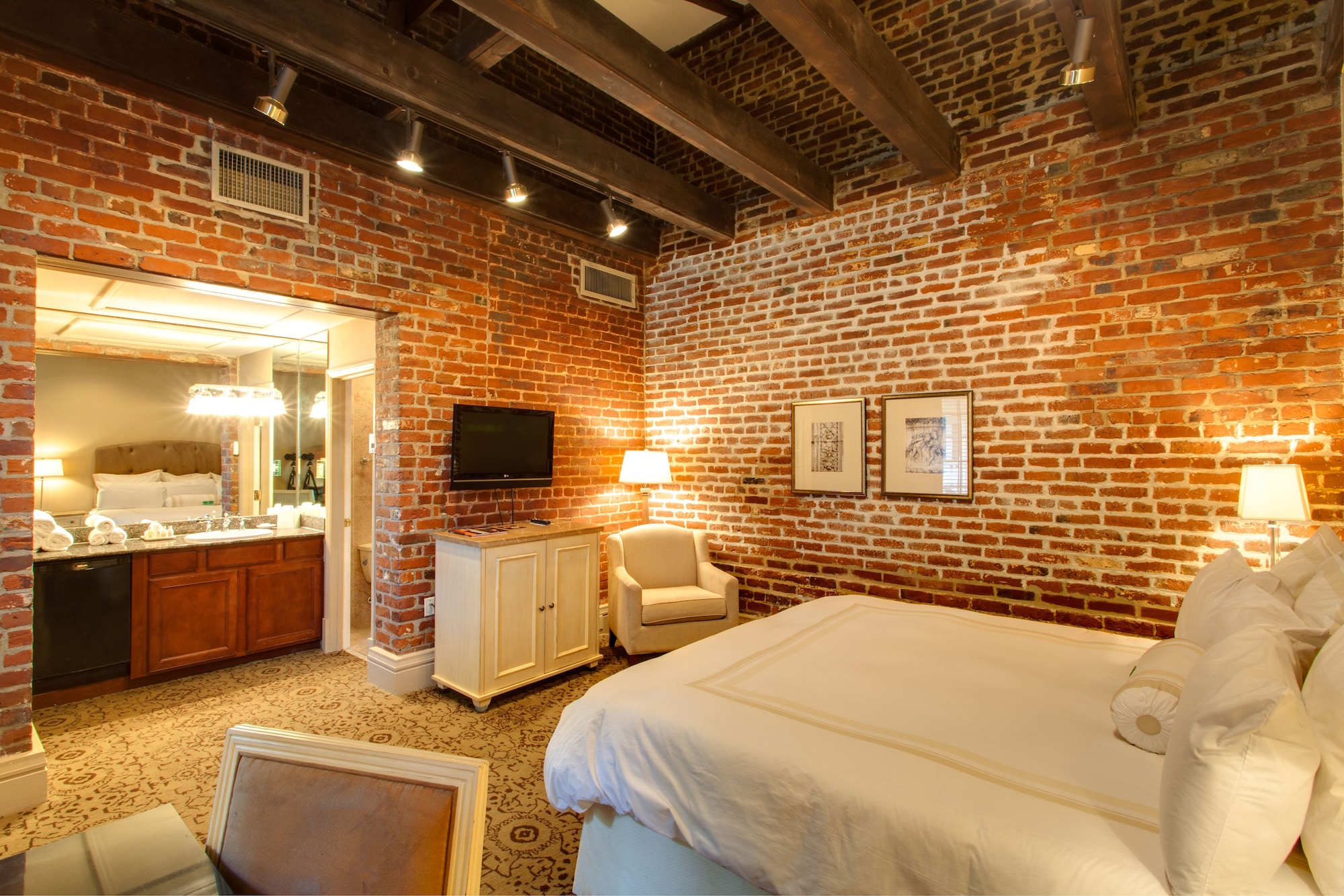 MAIN HOUSE, STANDARD, DOUBLE BED