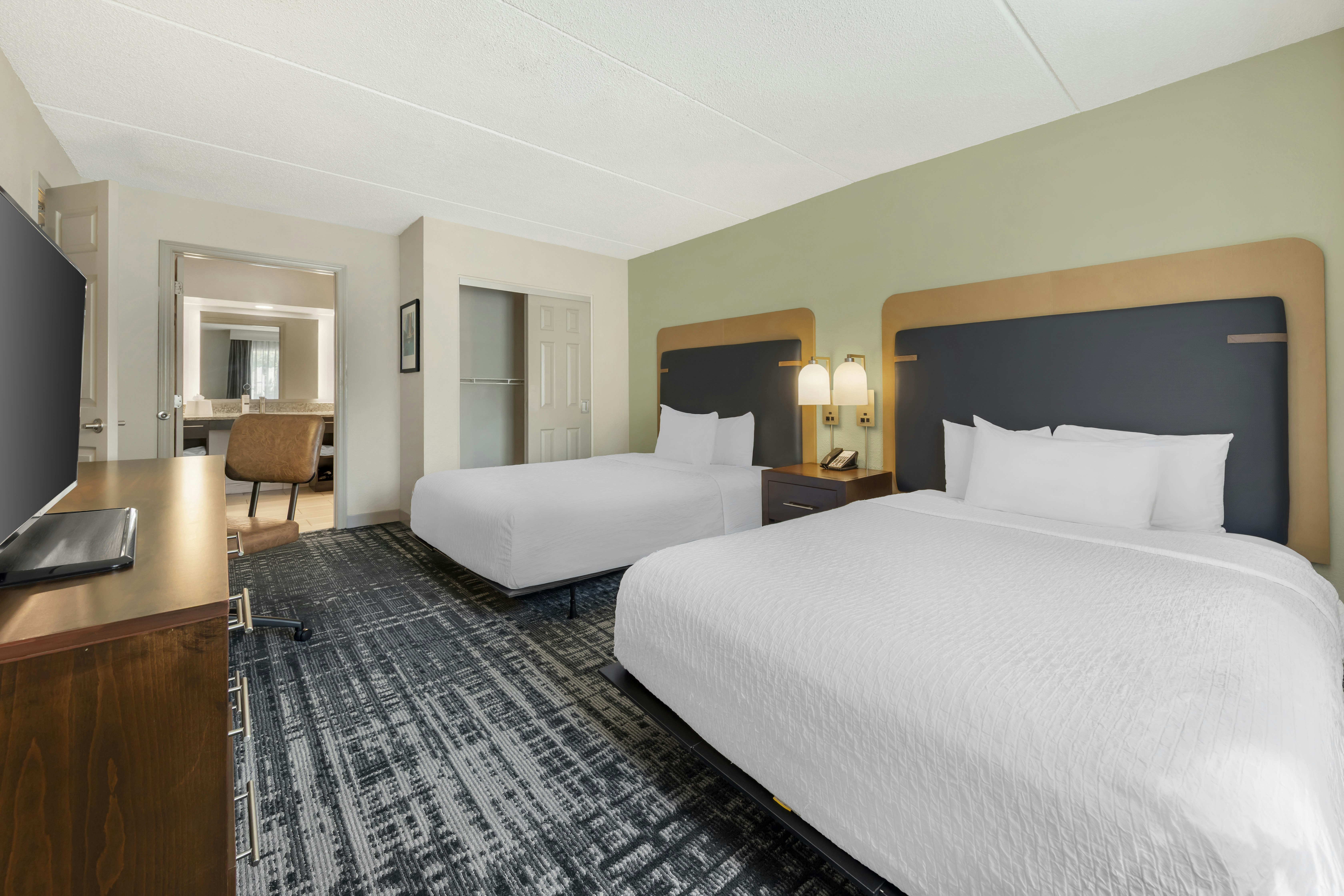 Room, 1 King and 2 Double Beds, 2 Bathrooms, Accessible