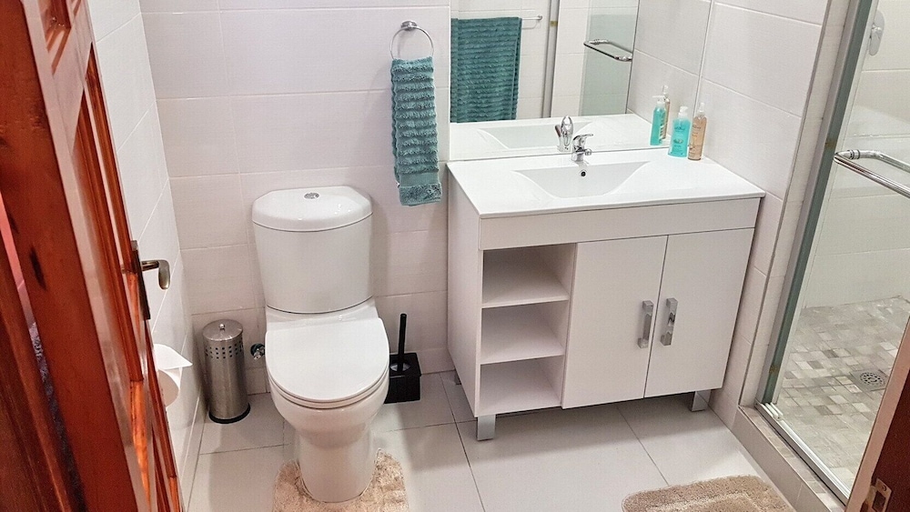 Six Valk Avenue Self Catering Guest House 46/50