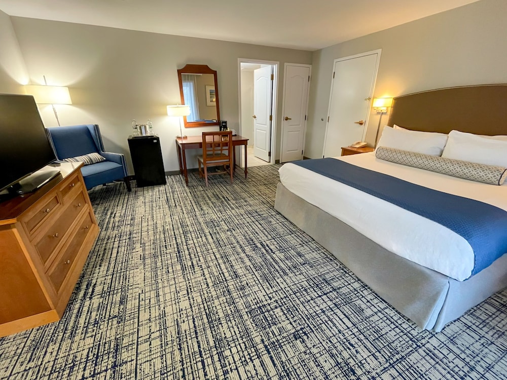 Waters Edge Resort Spa 14/50