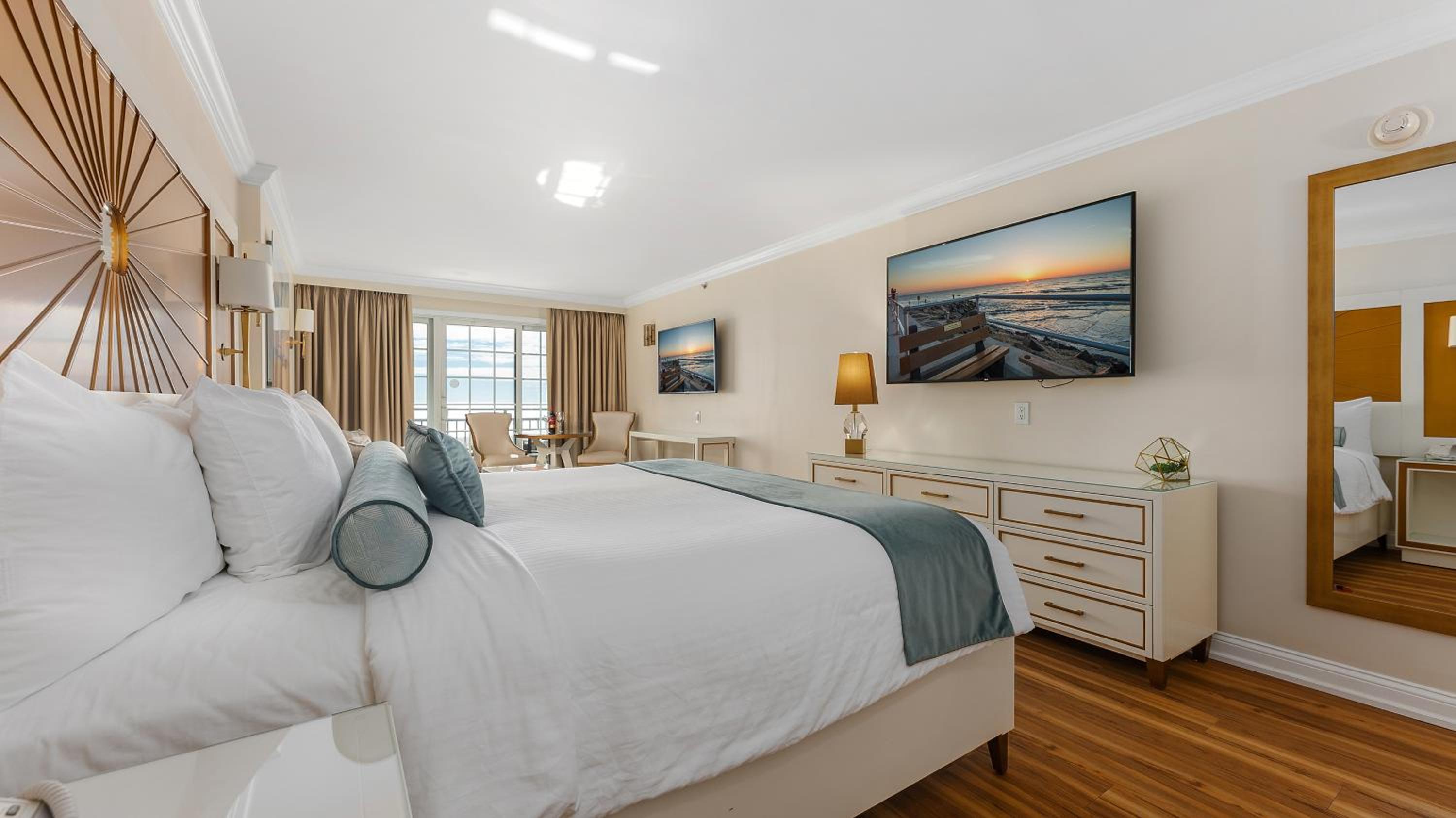 Premium, King Bed, Sea Front, Sofa