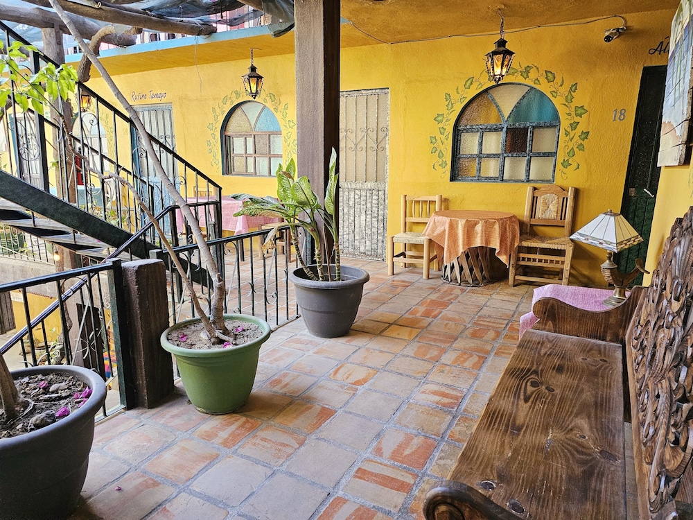 Cabo Inn Hotel 51/61