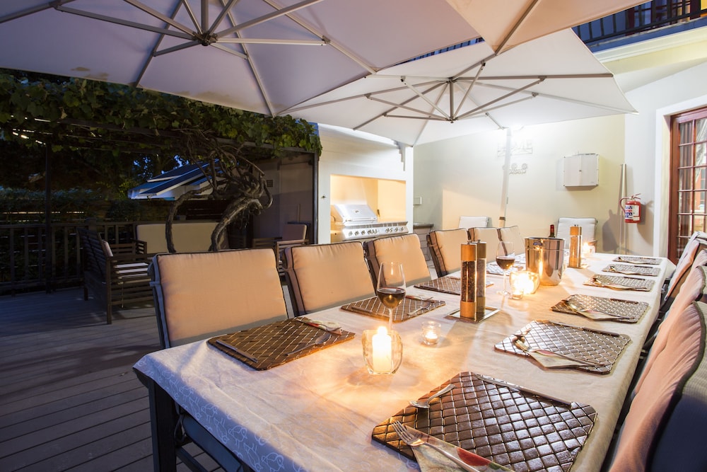The Browns' Luxury Guest Suites 28/38