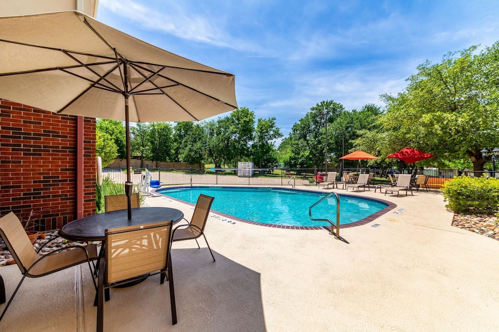 Quality Inn & Suites Lampasas 8/51