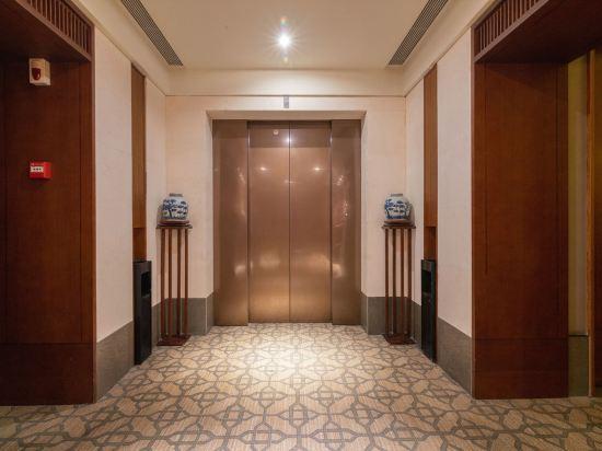 Ruili Hotel 37/40