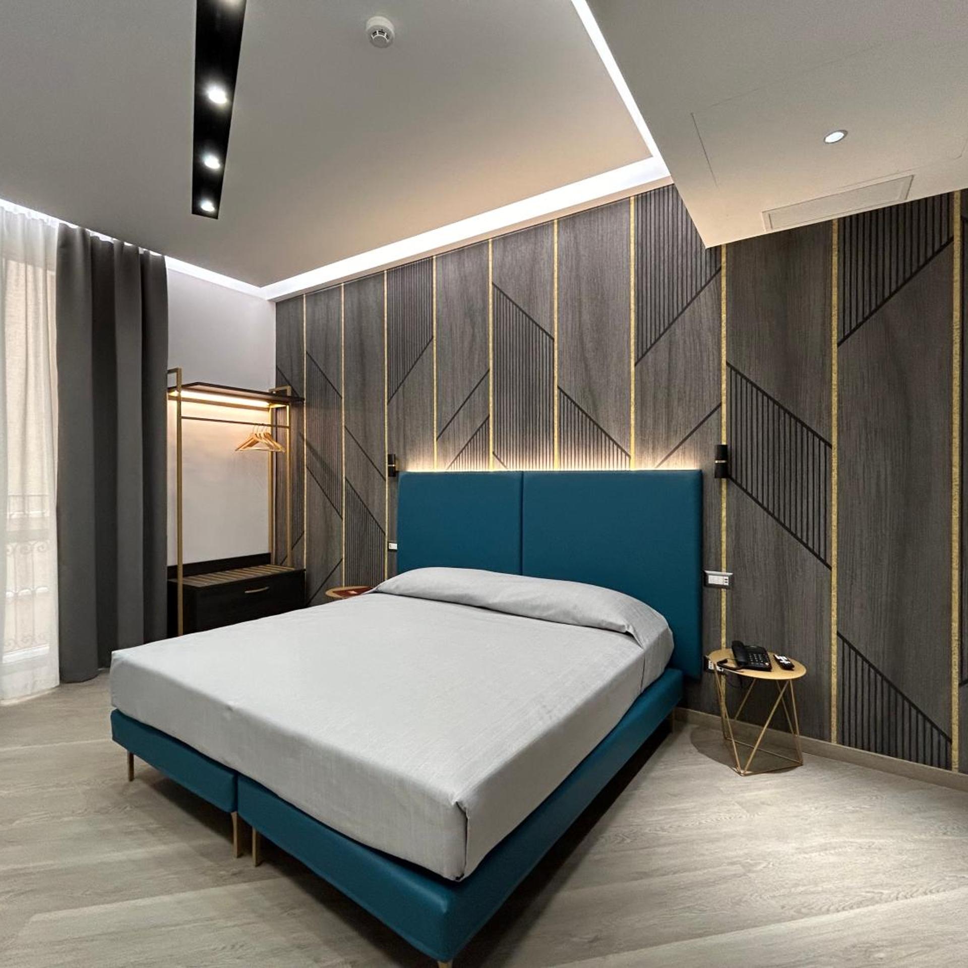 Deluxe, King Bed