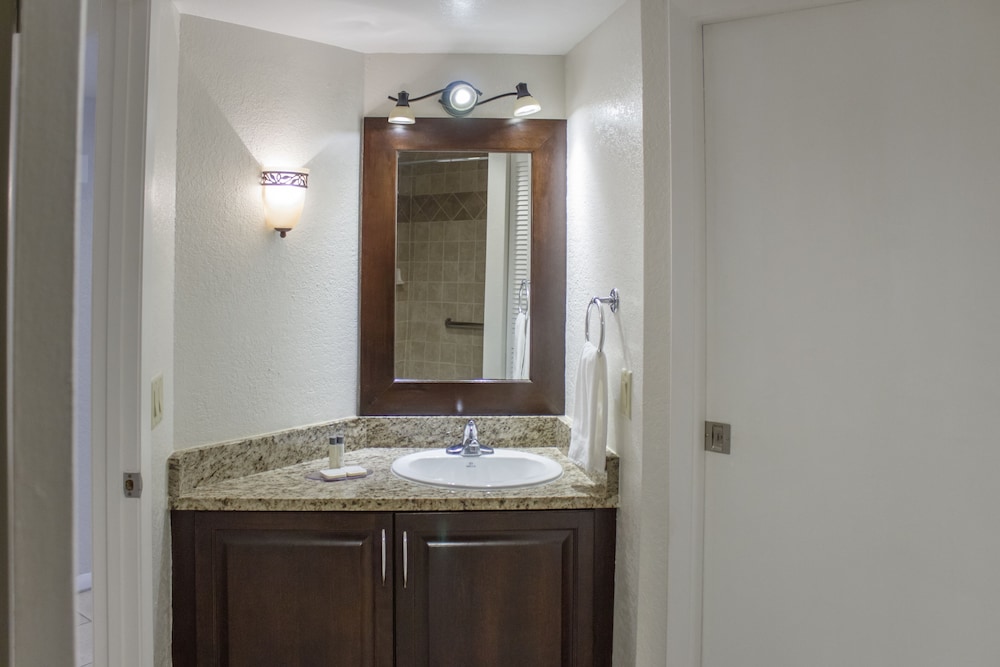 Hilton Vacation Club Polynesian Isles Kissimmee 15/47
