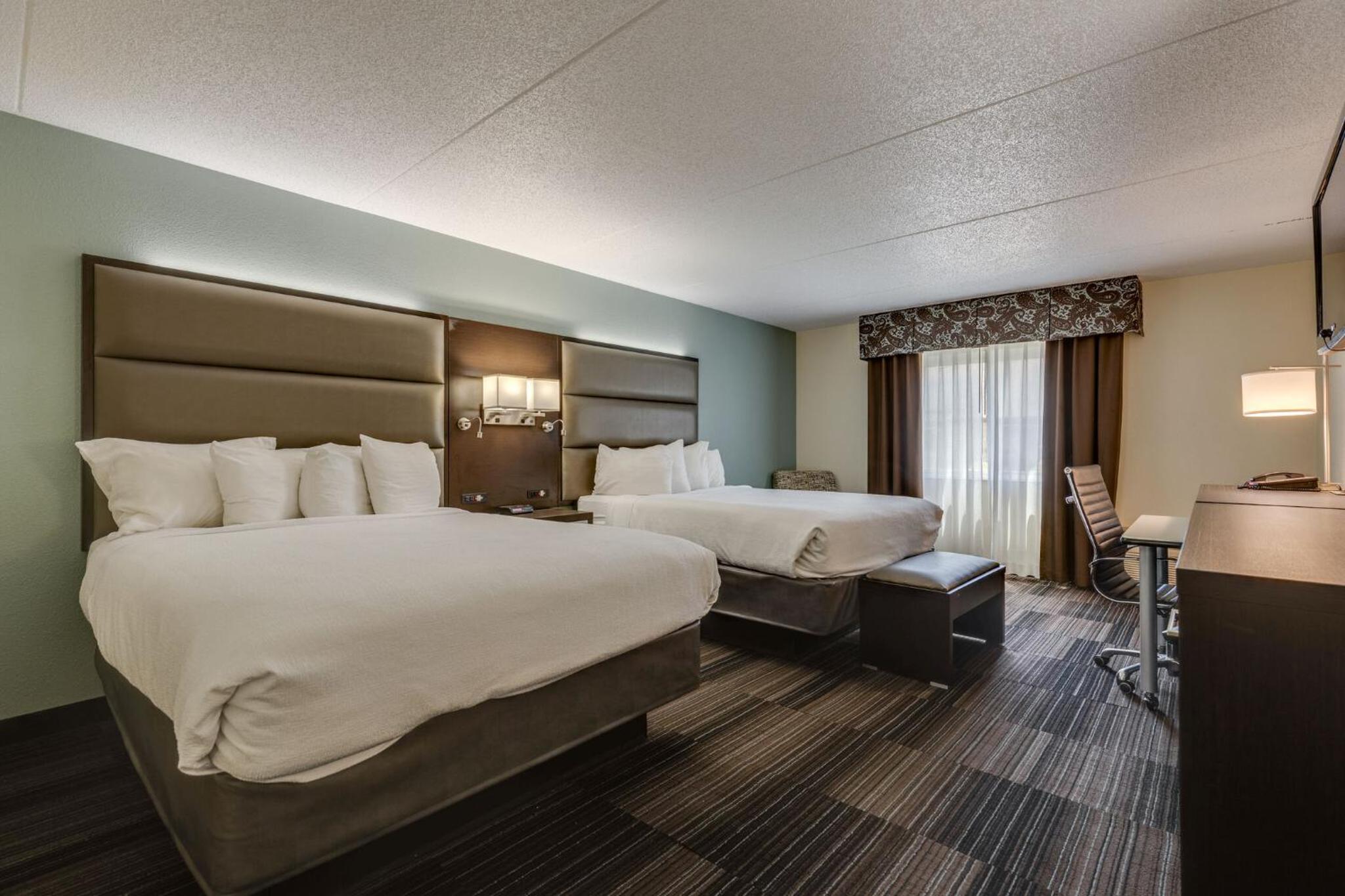 Room, 2 Queen Beds, Balcony or Patio