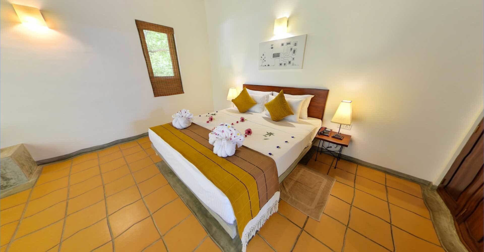DELUXE, DOUBLE BED