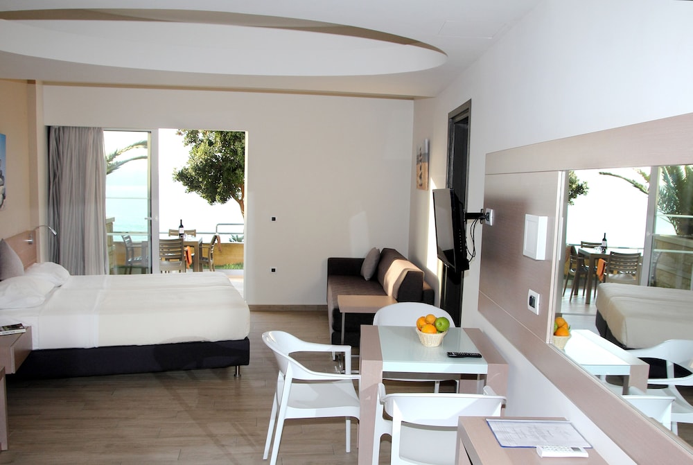 Renieris Hotel 30/75