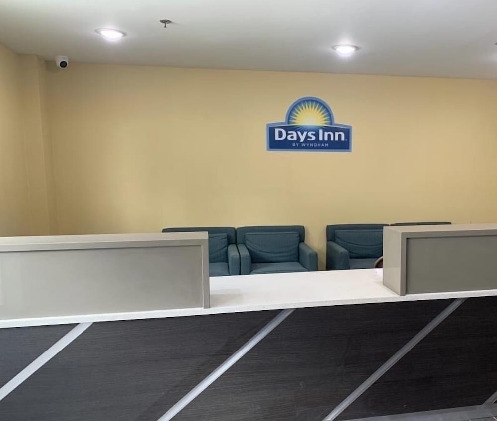 Days Inn by Wyndham Bronx NYC 13/50