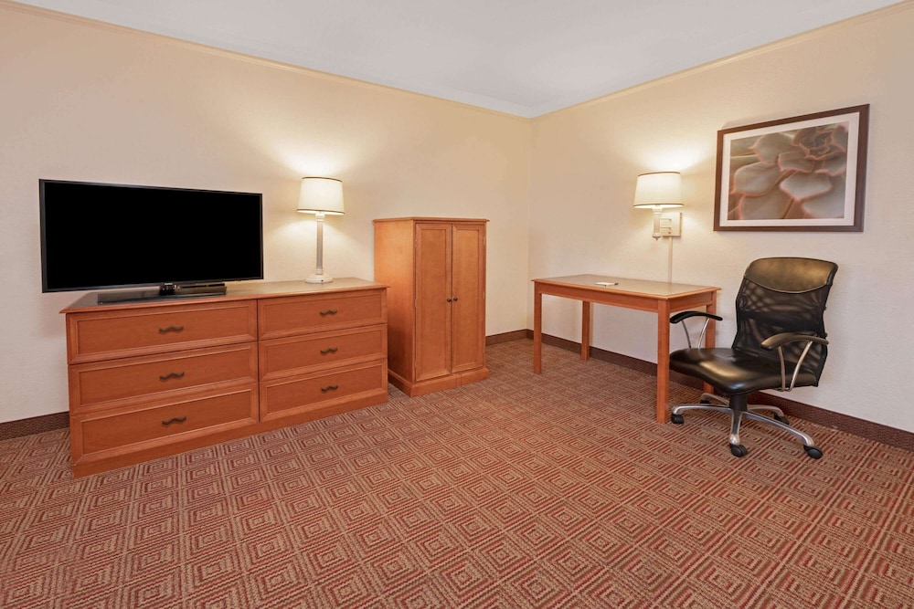La Quinta Inn And Suites By Wyndham Salt Lake City Layton 23/24