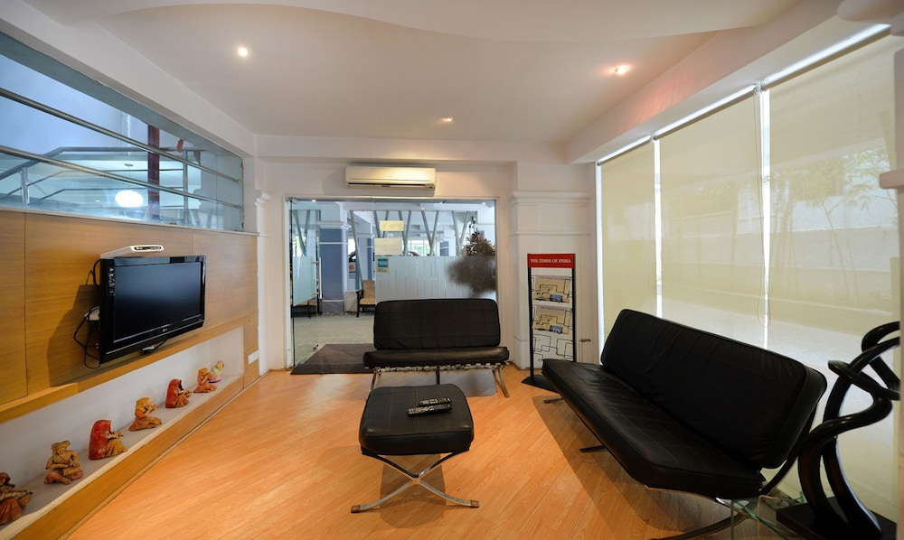 Hotel At Home Suites 36/40