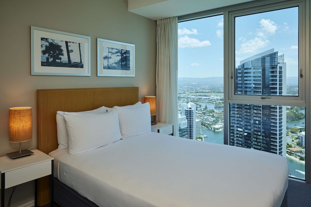 2 Bedrooms, Sky High, Residence, King Bed, 2 Bathrooms
