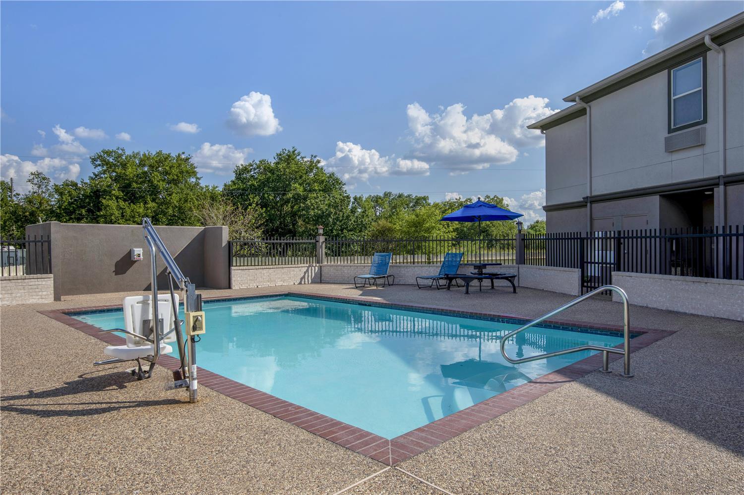 Best Western Limestone Inn & Suites 13/13