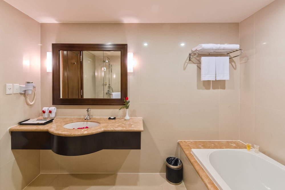 Muong Thanh Hue Hotel 22/74