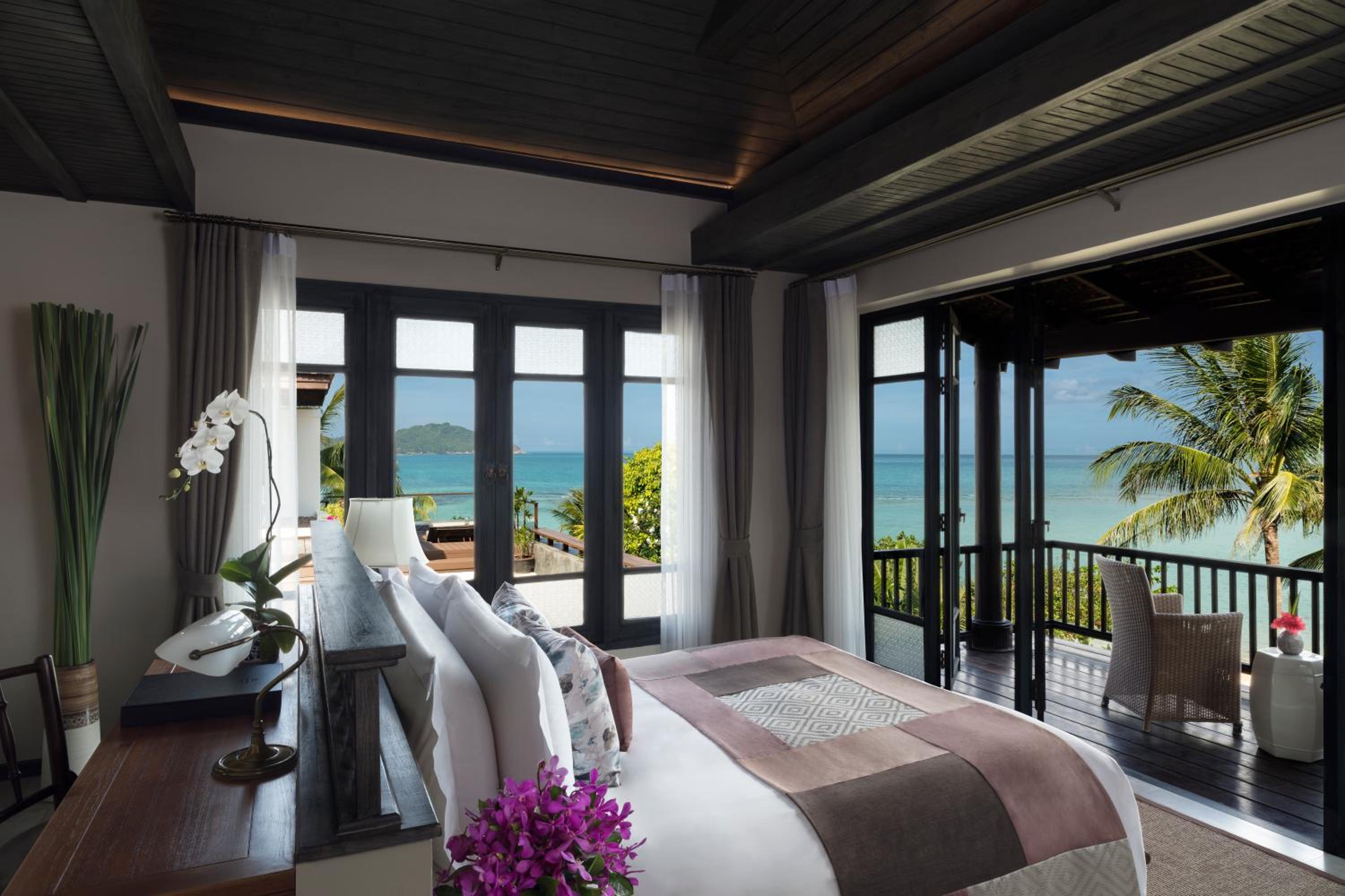 2 Bedrooms, Residence, Ocean Front