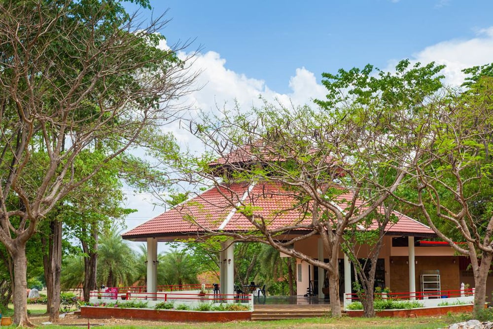Goldenland Resort 8/33