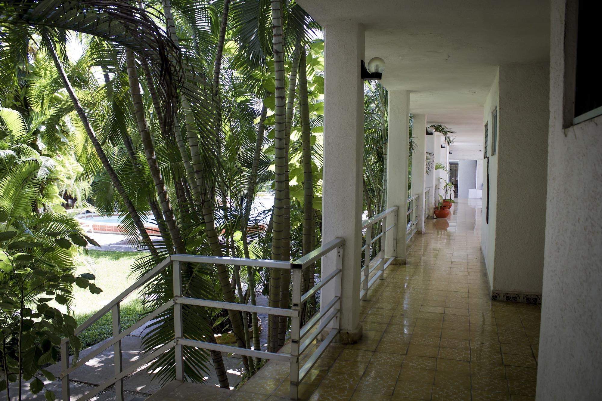 Hotel Playa Azul 32/36