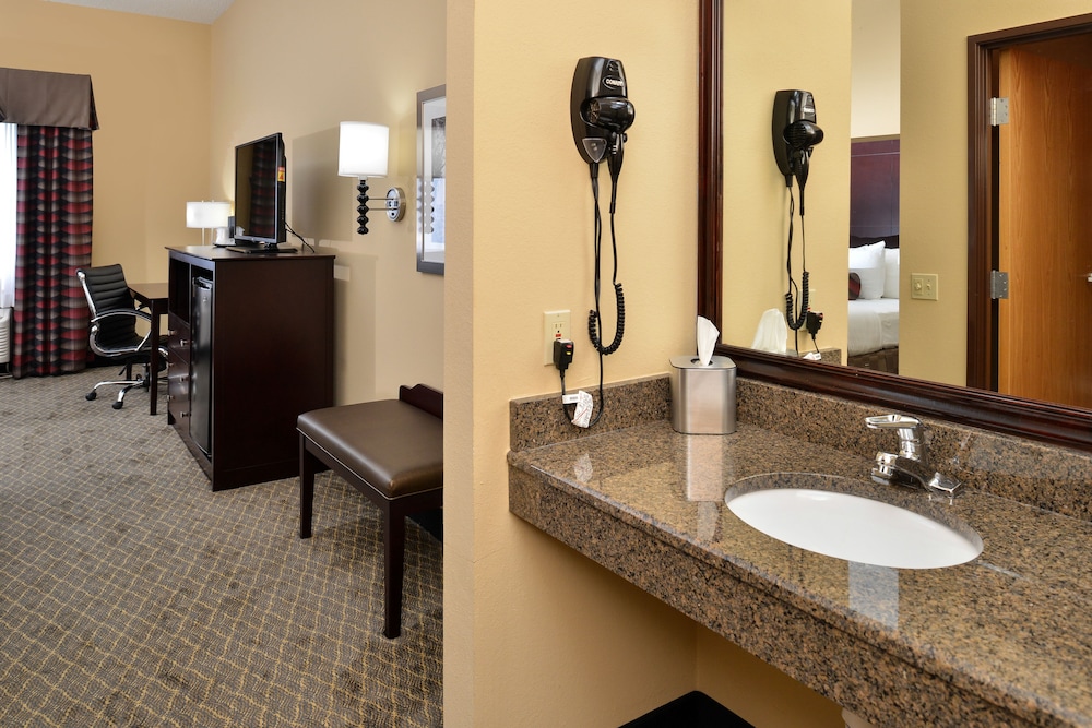 Baymont by Wyndham Ardmore I-35 6/46